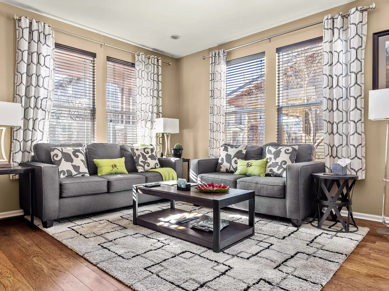 3 bed, 1712 sqft, $3,400 — Photo 3