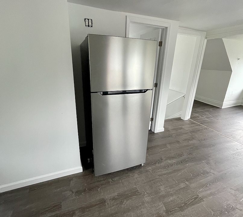 1st image of 135 McGovern Blvd #3