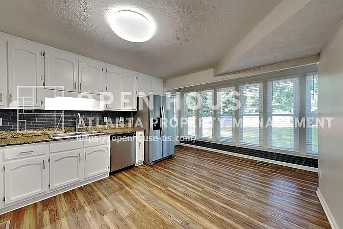 6839 Woodcreek Ln — Photo 6