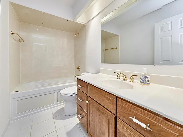 415 Trail Grove Ct — Photo 26