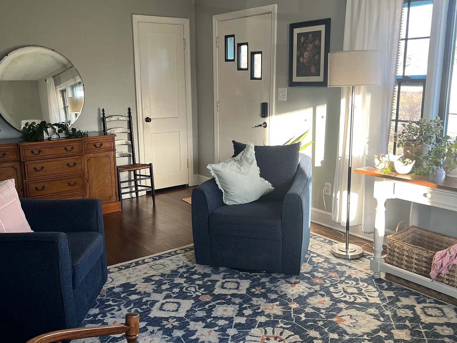 908 Winchester Ave SW — Photo 1
