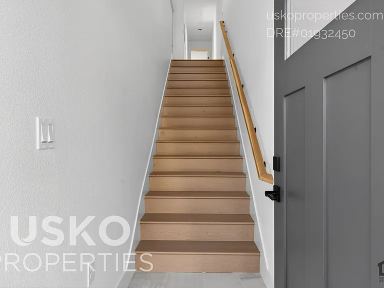 2710 T St #2 — Photo 3
