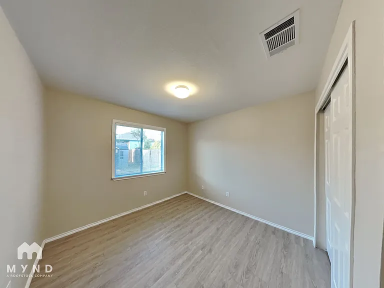 5644 Brougham Way — Photo 16