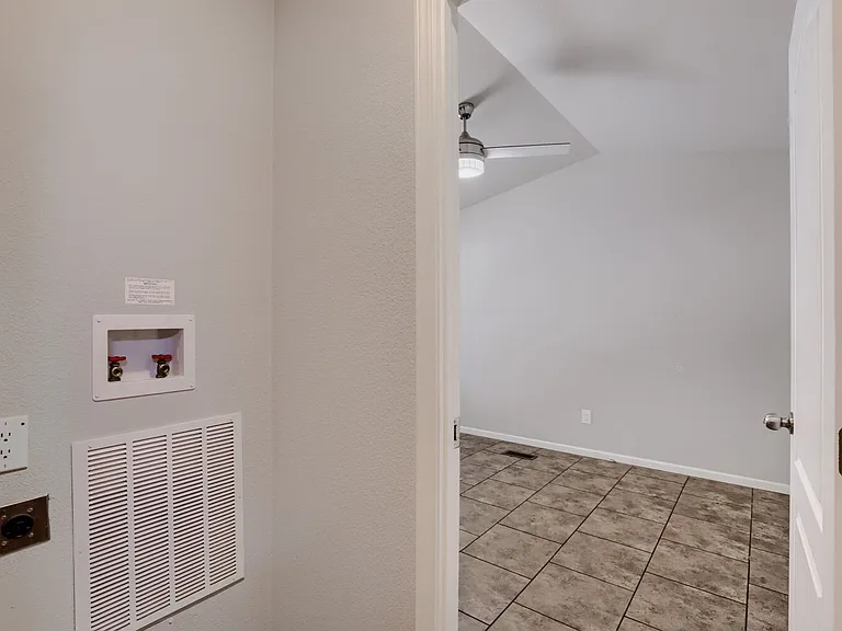 2434 E Main St #14 — Photo 15