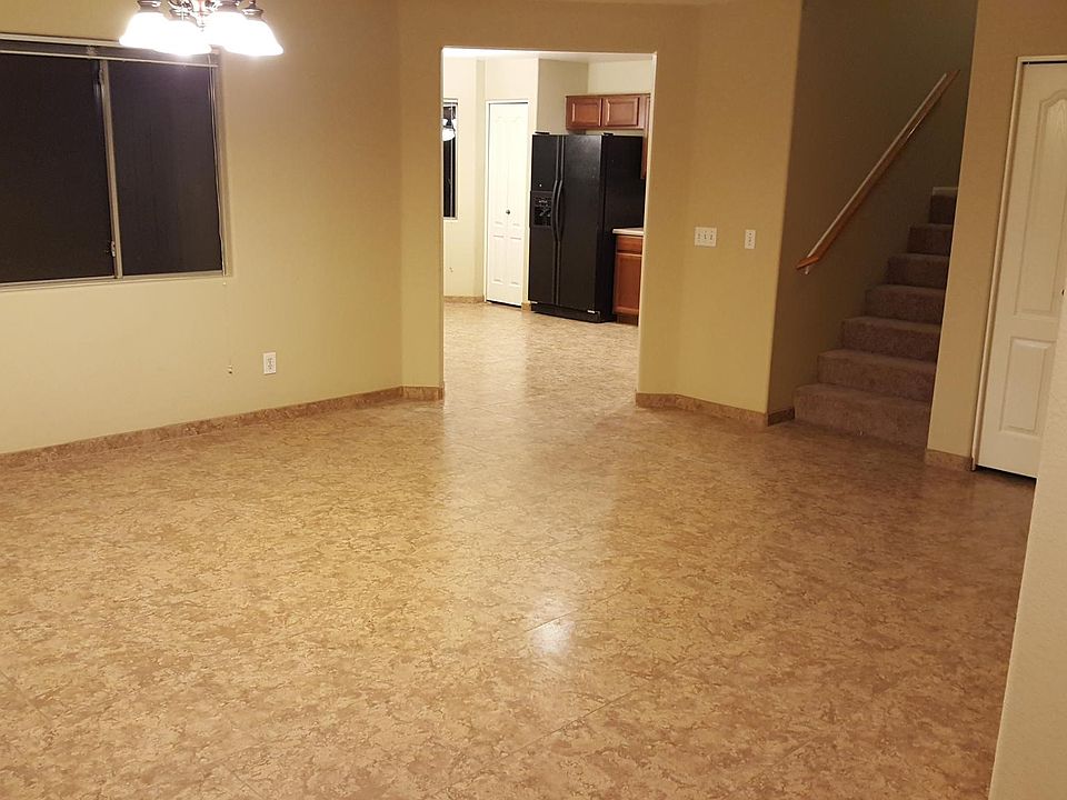 1st image of 42562 W Hillman Dr