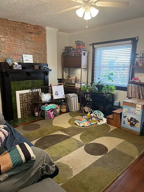 Living Room - 5161 1/2 Carnegie St