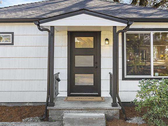 2nd image of 7118 SE Nehalem St
