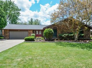 30 Cedar Gate Cir, Sugar Grove, IL 60554