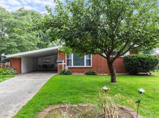 622 Valley Dr, East Alton, IL