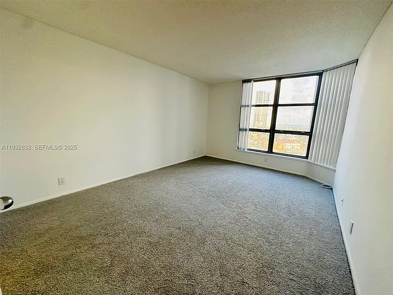 19101 NE 36th Ct #1409 — Photo 11
