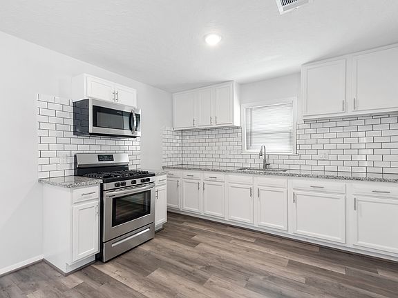 5th image of 7307 Avenue H #D