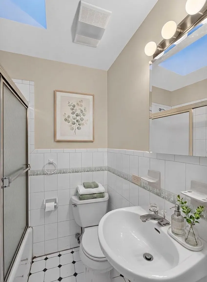 8 Stanhope Street — Photo 3