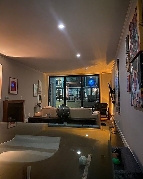1st image of 906 N Doheny Dr APT 222