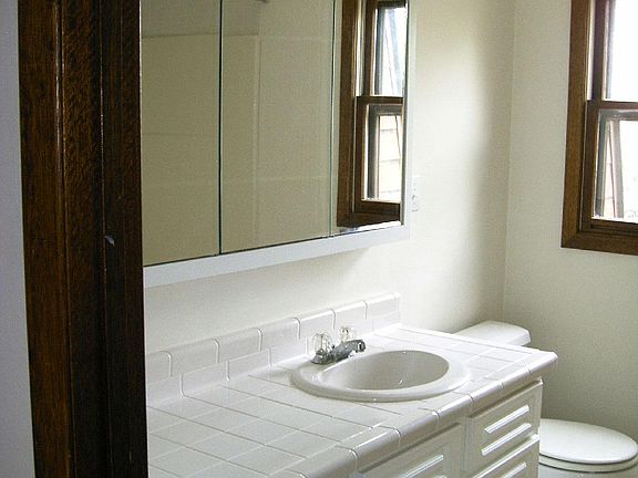 3rd image of 3018 W 38th St #3018