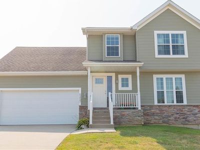 5457 Pine Valley Dr, Pleasant Hill, IA, 50327