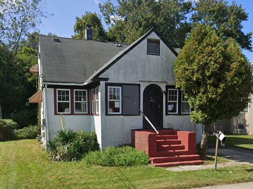 1st image of 7 Ross Ave