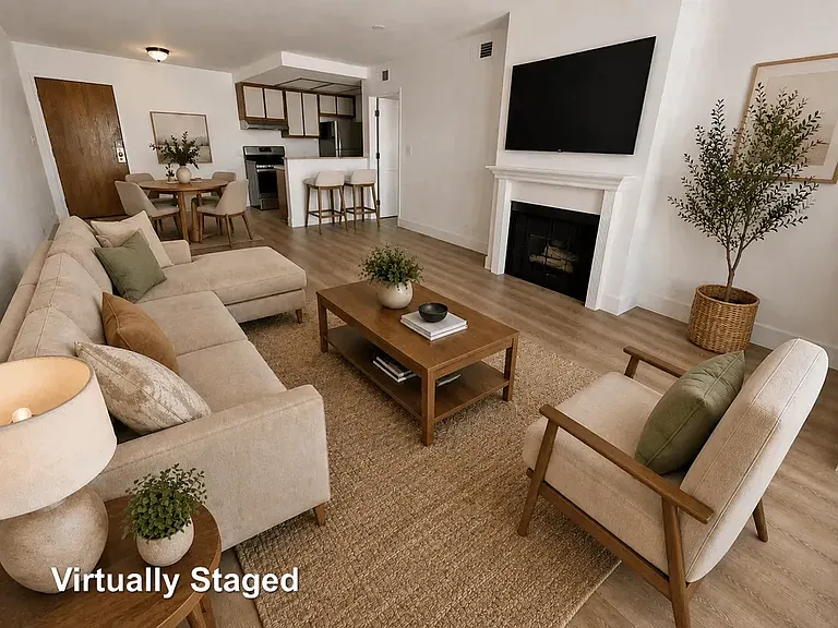 1321 N Vista St #302 — Photo 2