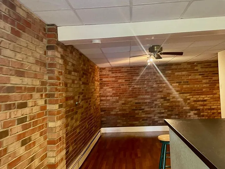 547 W Main St — Photo 28