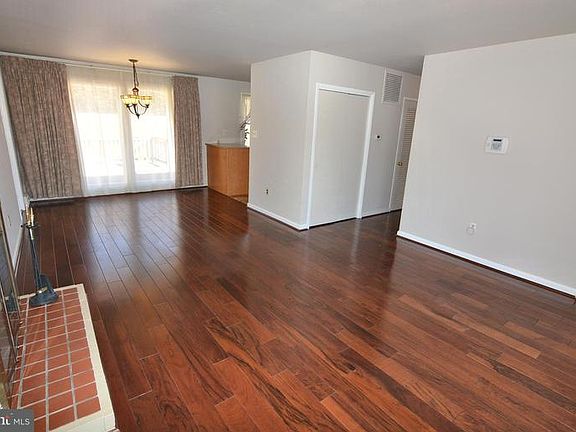 5th image of 6321 Rose Hill Dr