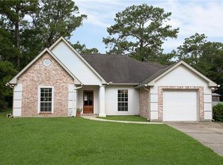 42 Helen Dr, Madisonville, LA 70447