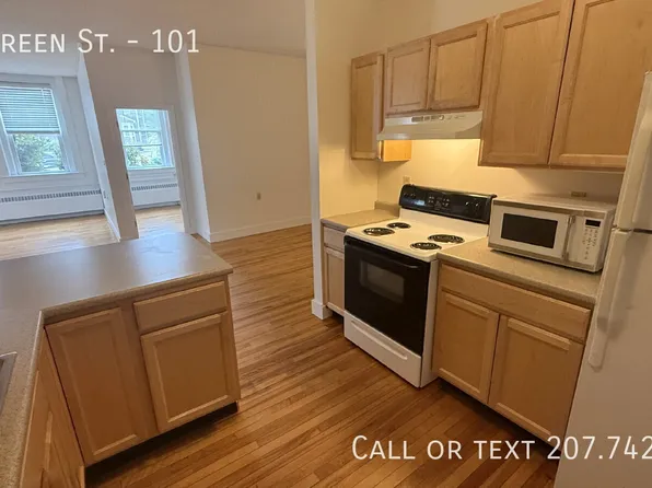 104 Green St APT 101, Somersworth, NH 03878