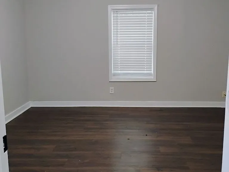 1347 E Trigg Ave — Photo 3
