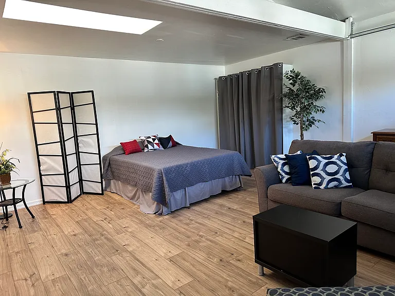 4635 Fendyke Ave — Photo 13