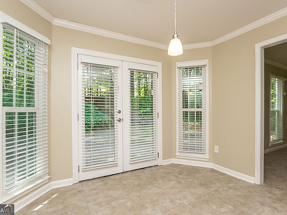 4th image of 320 Sumter Dr