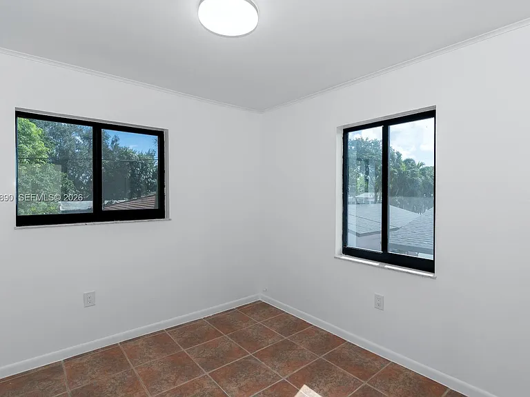 2729 SW 67th Ave — Photo 28