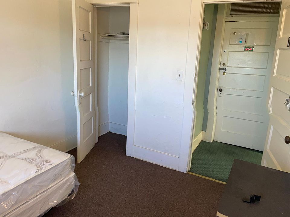 2nd image of 510 1/2 Whittier Blvd Unit 12