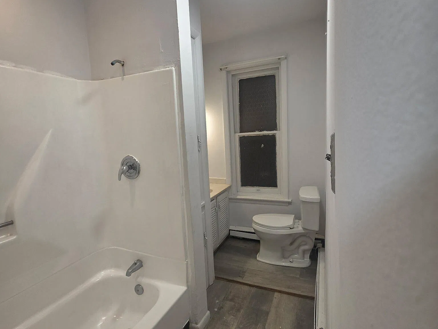 4 bed, 1800 sqft, $1,800 — Photo 2