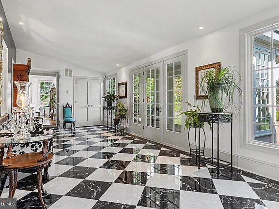 5th image of 33 Rittenhouse Rd