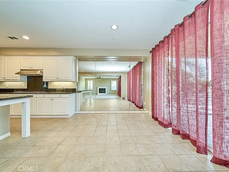 1324 N Macneil Dr — Photo 5
