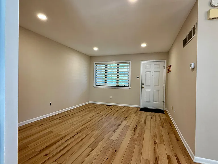 5545 Doral Dr — Photo 3
