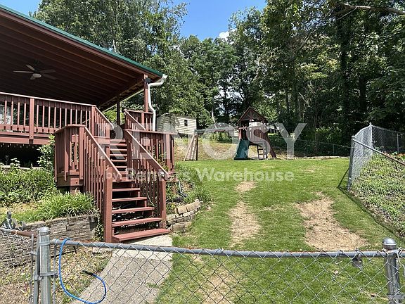 3rd image of 2501 Crestwood Cir