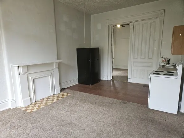 938 S 1st St, Louisville, KY
