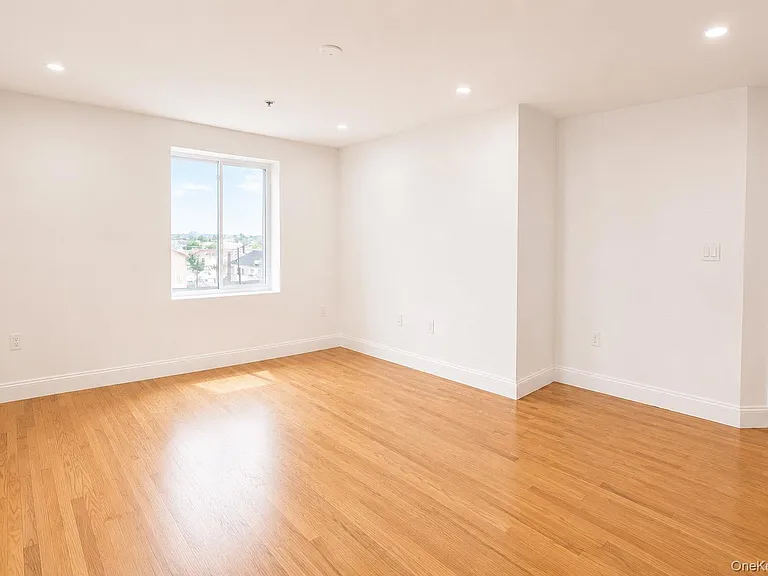 10 Franklin Blvd #412 — Photo 10