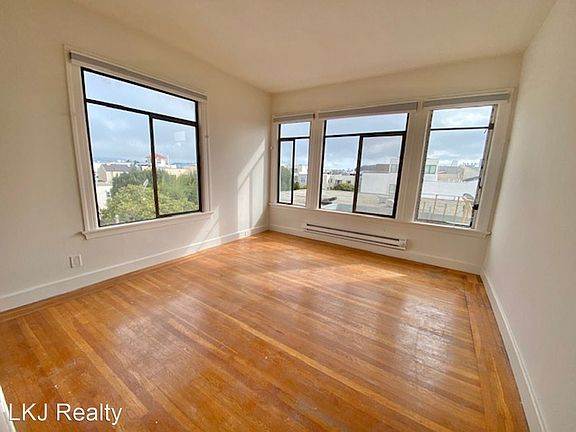 2nd image of 2190 Bay St APT 306