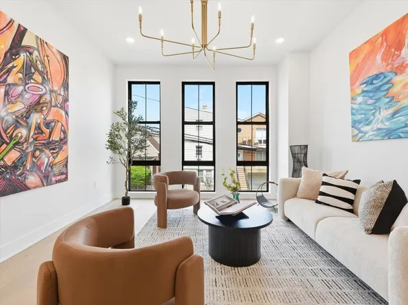15 Manhattan Avenue image 1 of 29