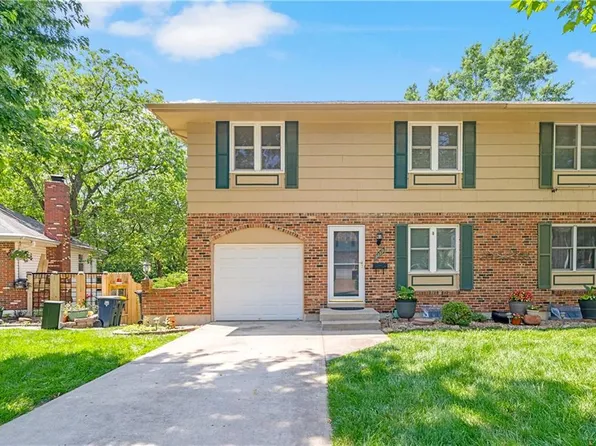 7139 NW Country Club Ln, Kansas City, MO 64152