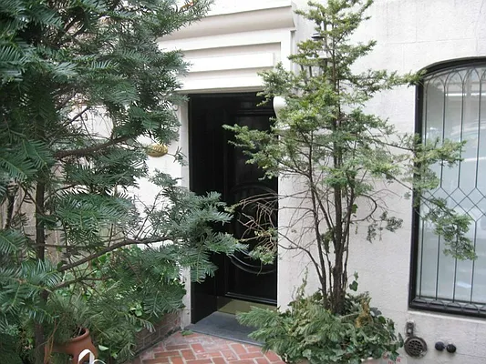 Rented by Sotheby's International Realty | media 8