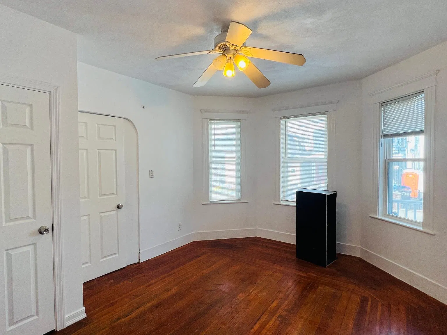 4 bed, 1200 sqft, $3,750 — Photo 3