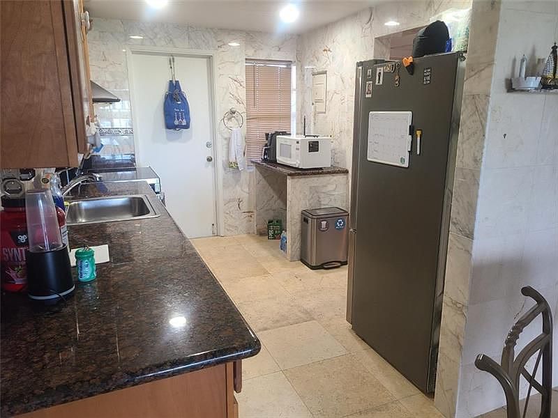 1st image of 3050 N Palm Aire Dr APT 504