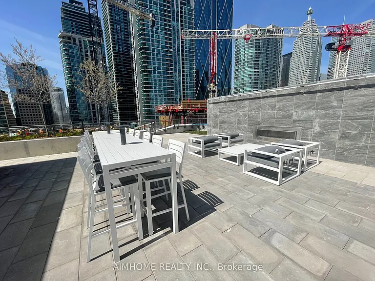 28 Freeland St #1701A — Photo 5