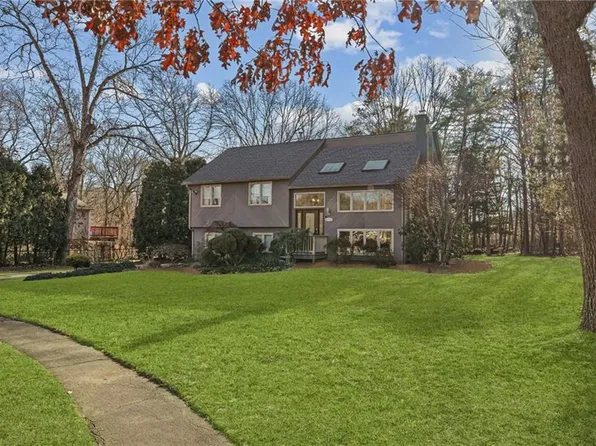 12 Donnas Way, Coventry, RI 02816