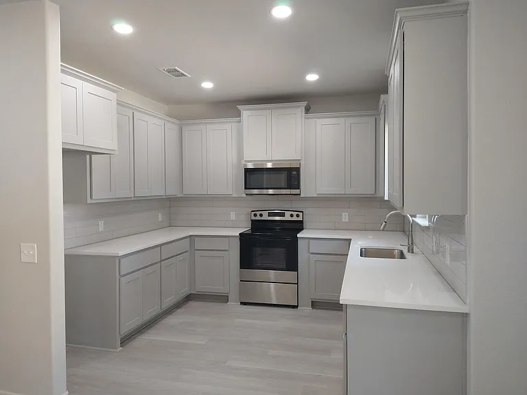 1000 Wood Hollow Dr — Photo 4