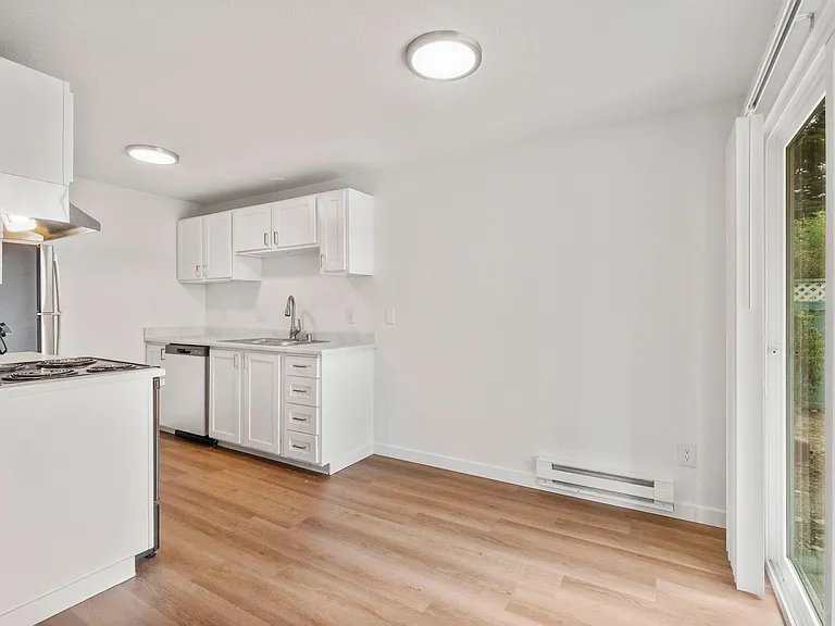 Oak Park Apartments — Photo 29