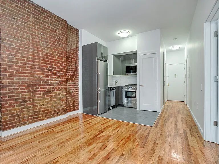 364 W 51st St #1R — Photo 1