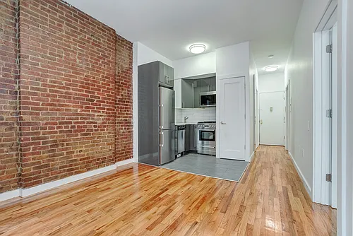 364 W 51st St #1R Photo 1