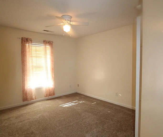 305 Trillium Ln — Photo 25